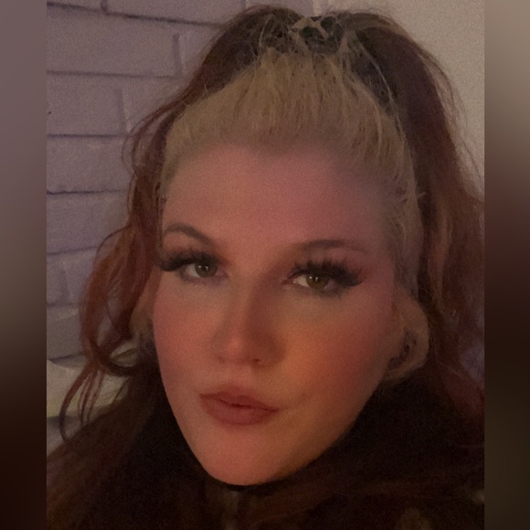 Meet your Posher, Ash - Picture 1 of 1